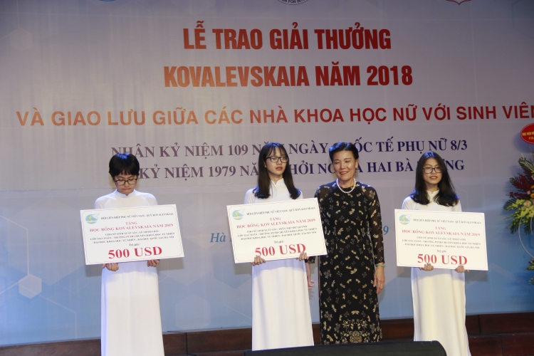 trao giai thuong kovalevskaia nam 2018