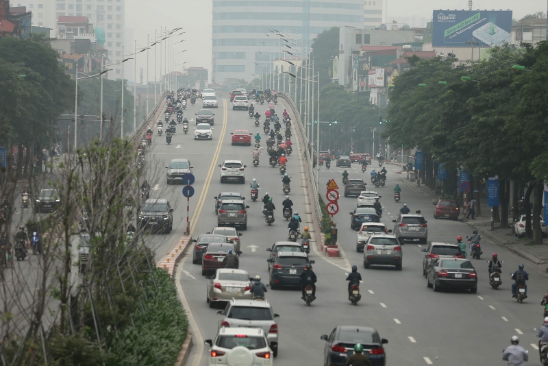 ngay thu 9 cach ly xa hoi nguoi dan ao ao do ra duong