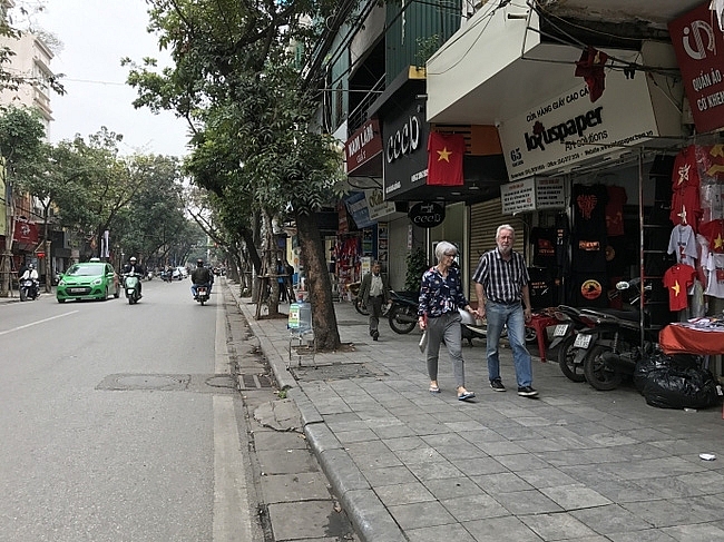 ha noi cua hang kinh doanh dich vu khong thiet yeu chi duoc mo cua sau 9 gio sang