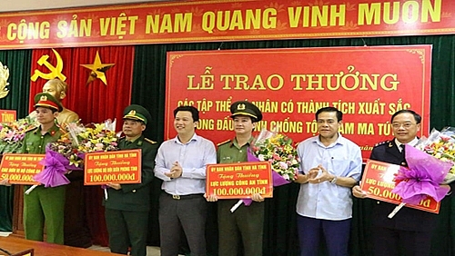 ha tinh trao thuong cho luc luong danh an triet pha nhieu duong day van chuyen ma tuy