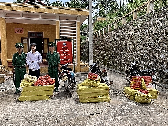 bien phong lang son bat giu doi tuong van chuyen 250 kg phao no