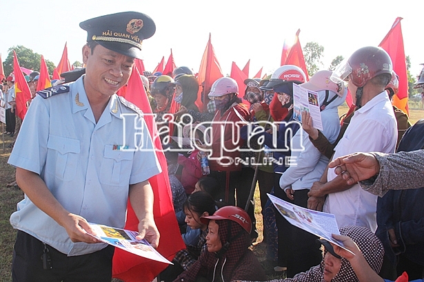 hai quan ha tinh canh bao tac hai cua ma tuy voi nguoi dan nghi xuan