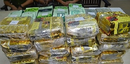 nghe an bat 4 doi tuong van chuyen 20 banh heroin va 40 kg ma tuy da