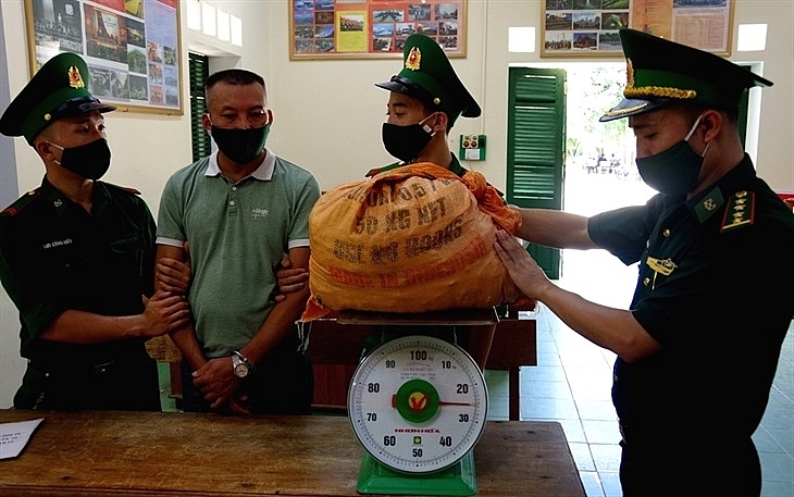 0507 doi tuong va tang vat 25 kg thuoc no 1