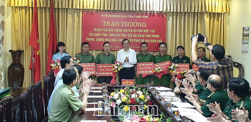 lang son khen thuong cac luc luong pha thanh cong chuyen an ve phao no va ma tuy