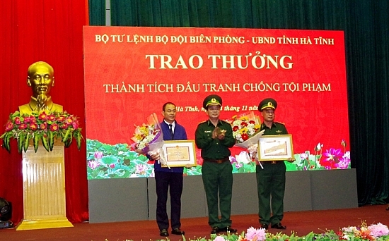 ha tinh trao thuong cho tap the ca nhan pha thanh cong 2 chuyen an ma tuy lon