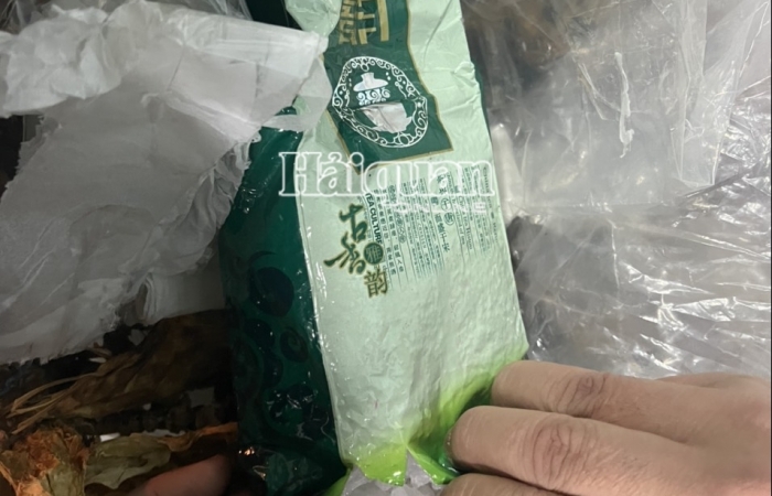 Hải quan Cầu Treo bắt giữ 2 kg ma túy tổng hợp