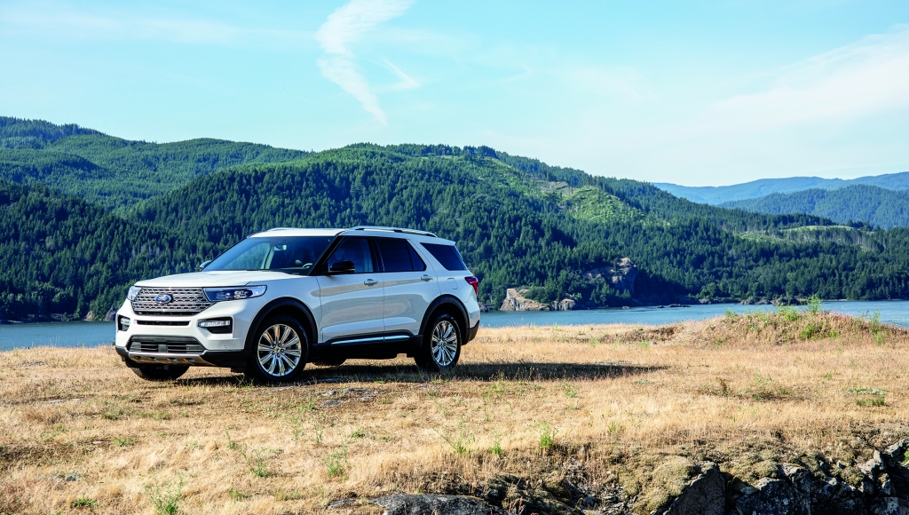 Mở màn thị trường ô tô năm 2022, Ford Explorer 2022 chốt giá 2,366 tỷ đồng