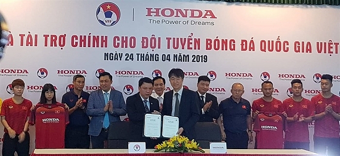 honda viet nam tai tro chinh cho cac doi tuyen bong da quoc gia