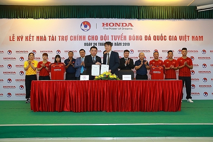 honda viet nam tai tro chinh cho cac doi tuyen bong da quoc gia