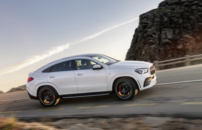 Nhập khẩu nguyên chiếc, nhanh hơn, gợi cảm hơn, Mercedes GLE 53 4MATIC+ Coupé có giá 5,349 tỷ đồng