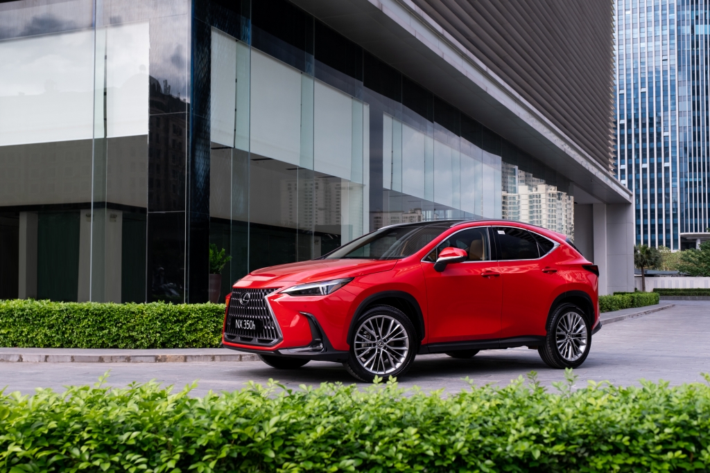 Xuất hiện tại Việt Nam Lexus NX 2022 “chốt” giá từ 3,01 tỷ đồng