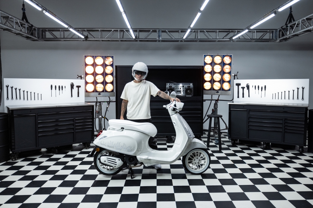 JUSTIN BIEBER X VESPA - Sự kết hợp độc đáo ấn tượng