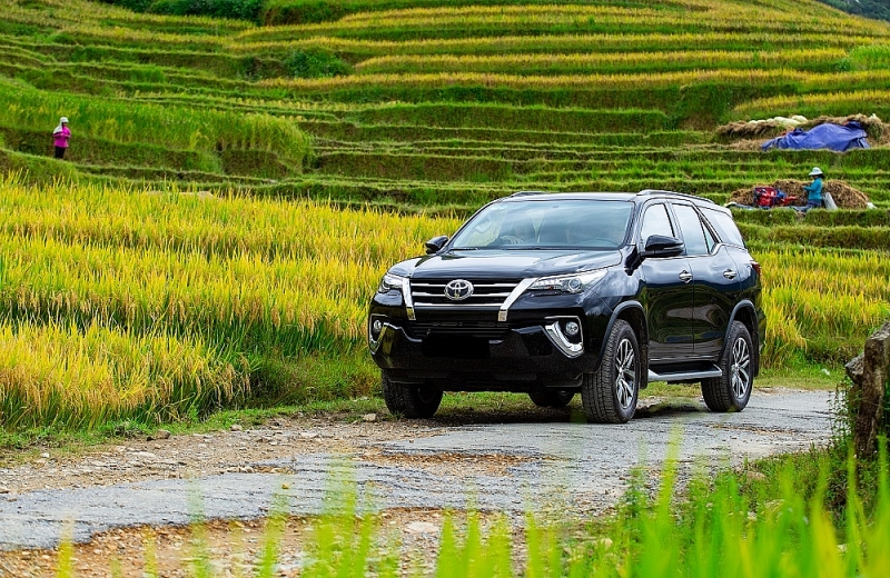 toyota viet nam ho tro khach hang mua fortuner va su dung dich vu