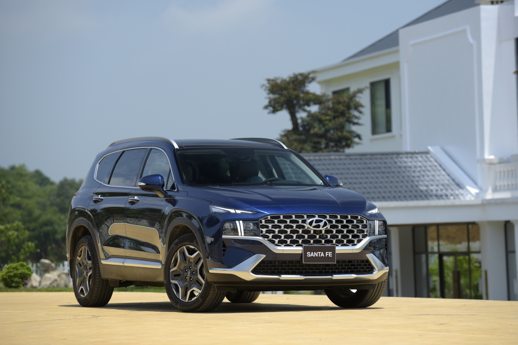 Hyundai Santa Fe 2021 ra mắt có 6 phiên bản với giá 1,030 tỷ đồng