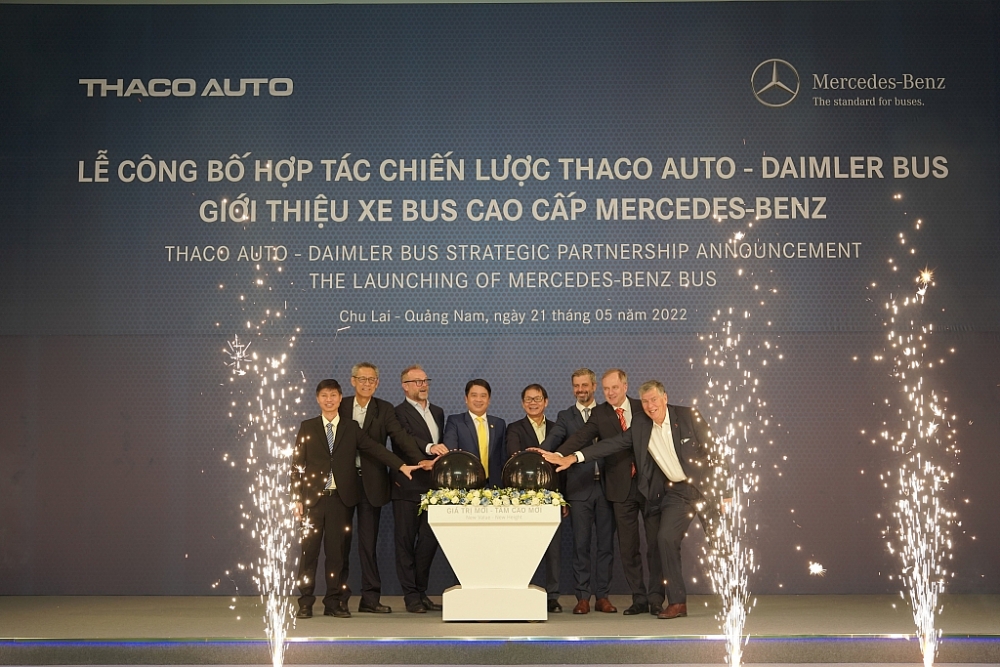 Thaco Auto hợp tác cùng Daimler sản xuất và phân phối xe buýt Mercedes-Benz tại Việt Nam