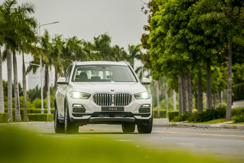 bmw x5 hoan toan moi co gia 43 ty dong