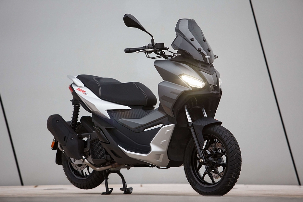 Giá gần trăm triệu Aprilia SR GT 200 sản xuất tại Việt Nam xuất khẩu đi các nước