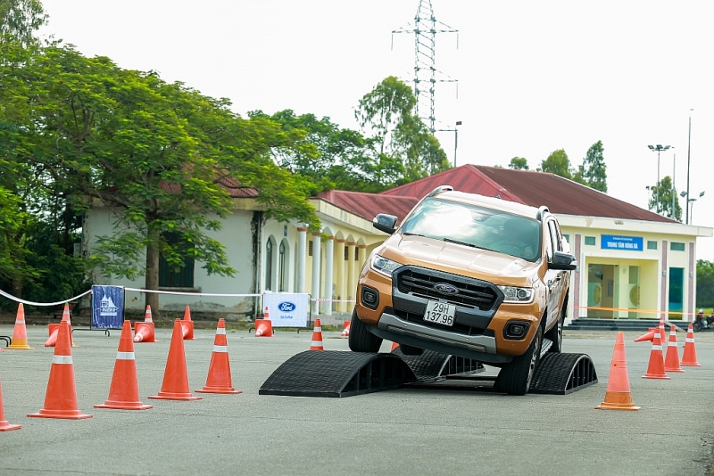 ford viet nam to chuc lai thu xe trong toan quoc