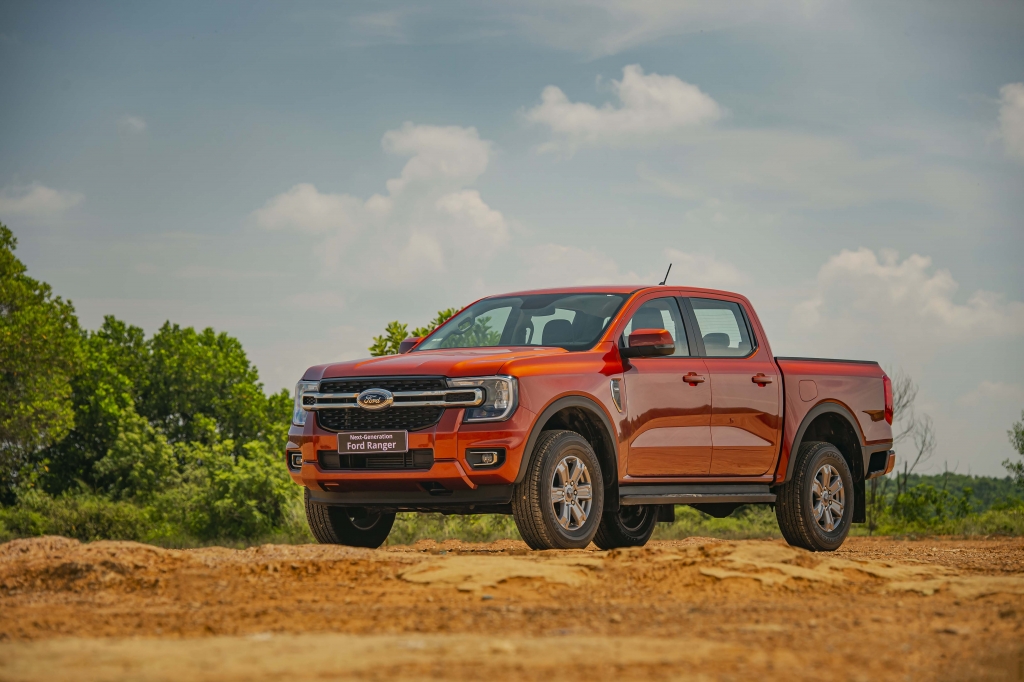 Hé lộ giá chiếc bán tải bán chạy nhất Việt Nam, Ford Ranger 2022