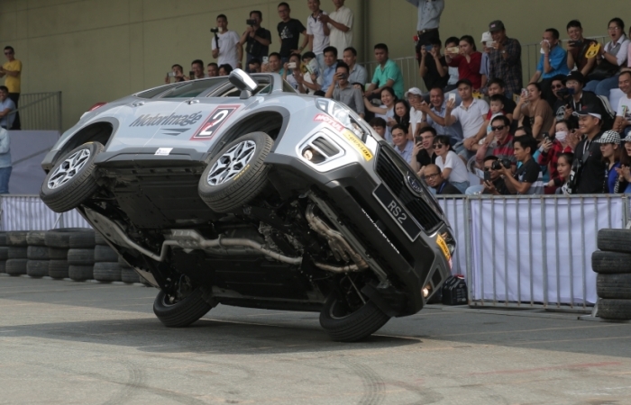 Màn Trình diễn ô tô mạo hiểm Subaru Russ Swift Stunt Show quay  trở lại Việt Nam