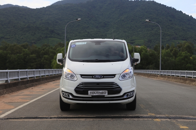 trai nghiem ford tourneo moi hanh trinh cua nhung niem vui