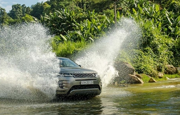 Thích trải nghiệm khám phá, có Land Rover chẳng ngại gì