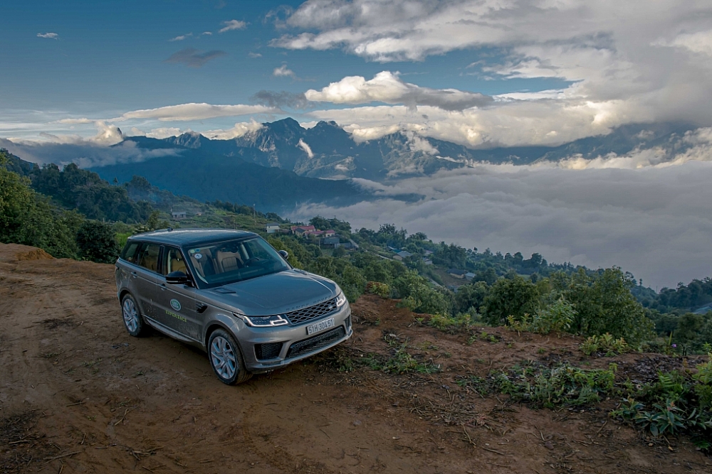 Thích trải nghiệm khám phá, có Land Rover chẳng ngại gì