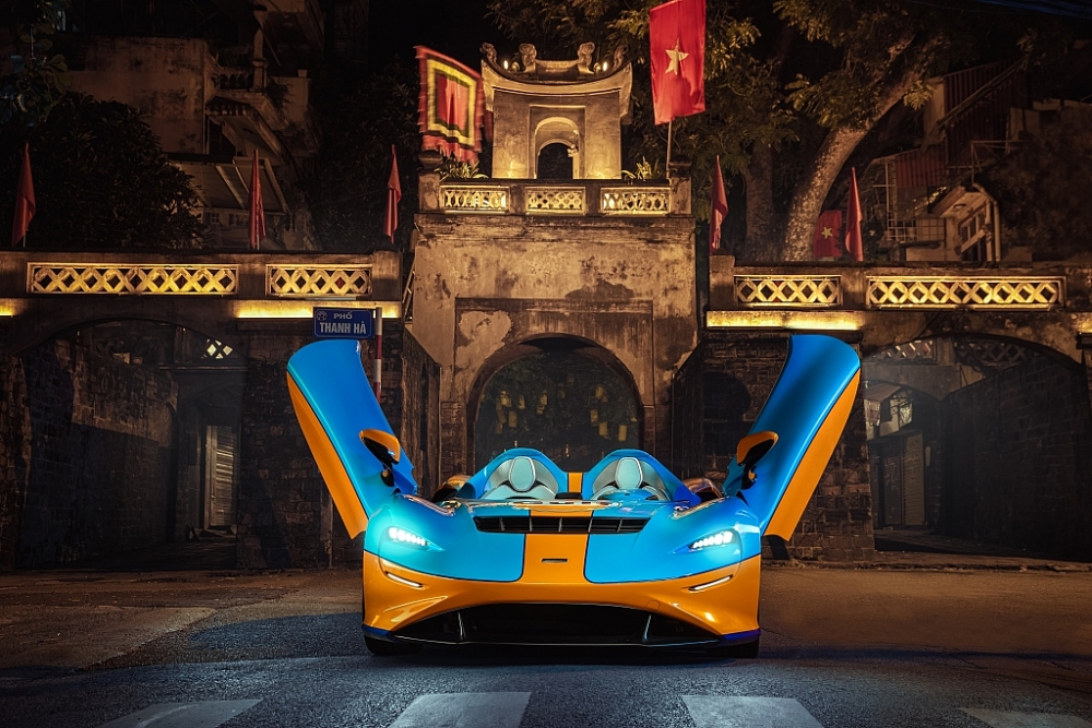 Siêu phẩm McLaren Elva đã đến Việt Nam, điểm cuối của World Tour 2021