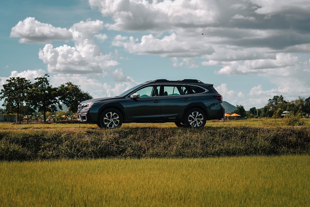 Nhiều nâng cấp Subaru Outback 2021 chốt giá 1,969 tỷ đồng