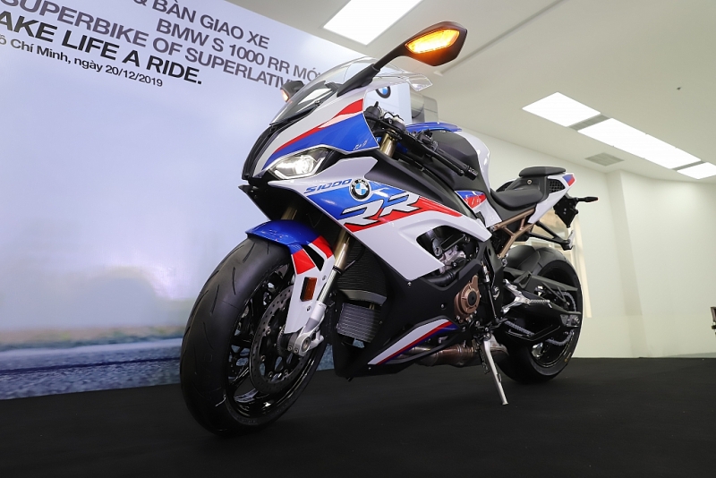 bmw motorrad gioi thieu s 1000 rr hoan toan moi