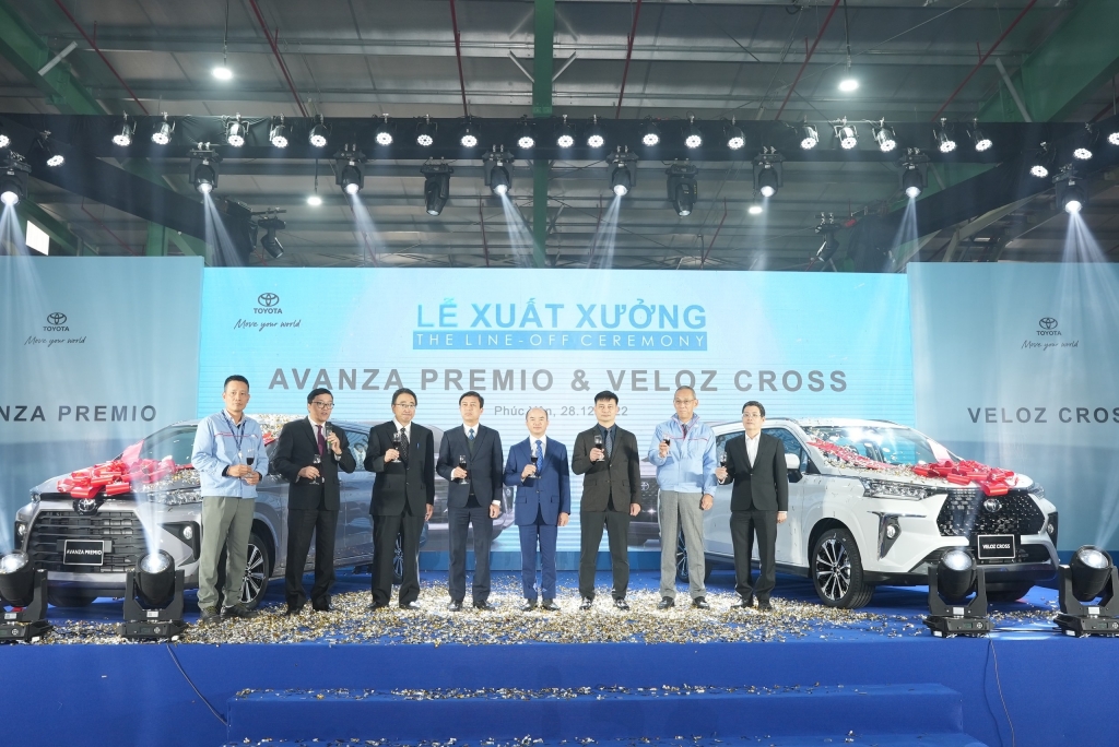 Sản xuất tại Việt Nam, Toyota Veloz Cross và Avanza Premio vẫn giữ giá cạnh tranh