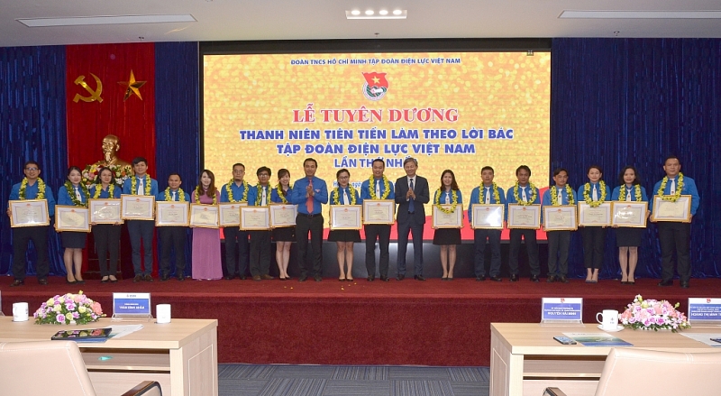 evn lan dau tien tuyen duong doan vien tien tien lam theo loi bac