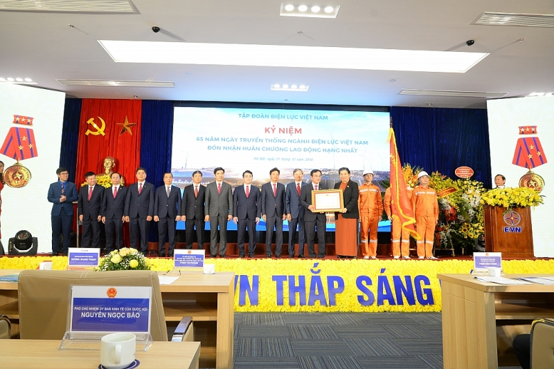 pho thu tuo ng tri nh di nh du ng khong de thieu dien trong bat cu hoan canh nao