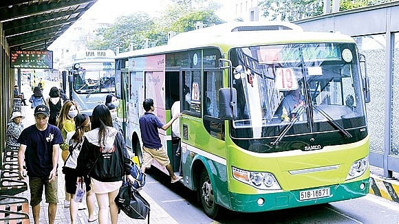 tu 75 bo moi gian cach tren cac phuong tien van tai hanh khach