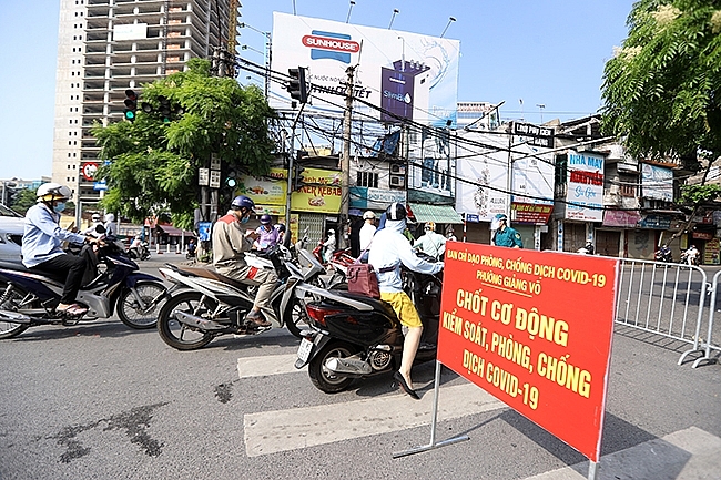 Hà Nội: Siết chặt kiểm soát tại 23 chốt kể cả xe công vụ, xe cứu thương, xe luồng Xanh