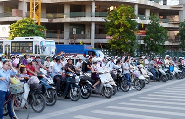 13 số điện thoại đường dây nóng về an toàn giao thông dịp tết Dương lịch