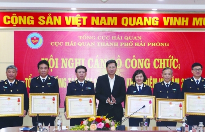 Dấu ấn Hải quan ở Thành phố Hoa Phượng Đỏ