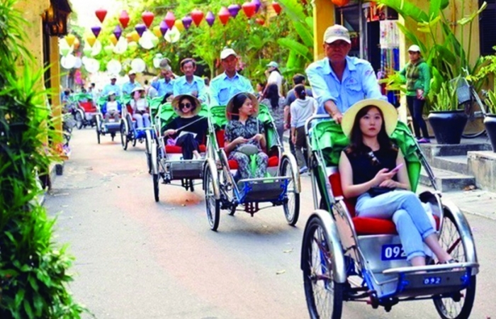 Để du lịch trở thành ngành kinh tế mũi nhọn