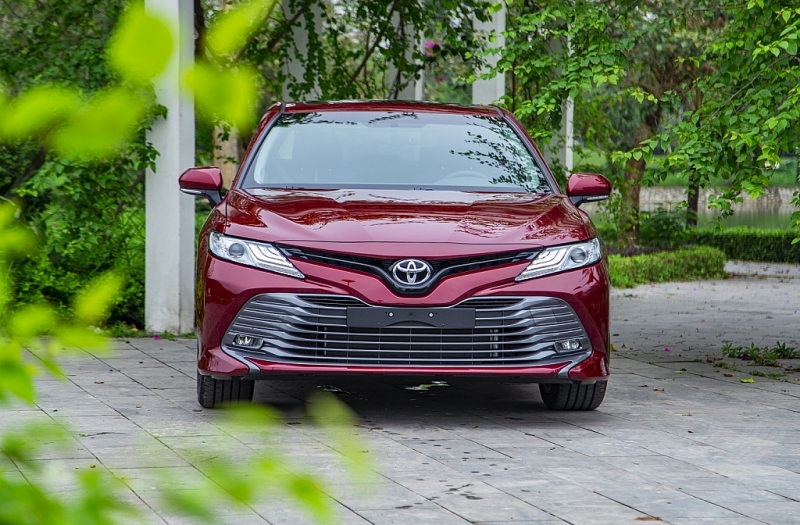 thiet ke hoan toan moi nhap khau tu thai toyota camry 2019 co gia tu 1029 ty dong