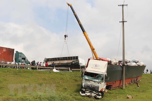 giai toa un tac keo dai do tai nan lien hoan tren duong tranh vinh