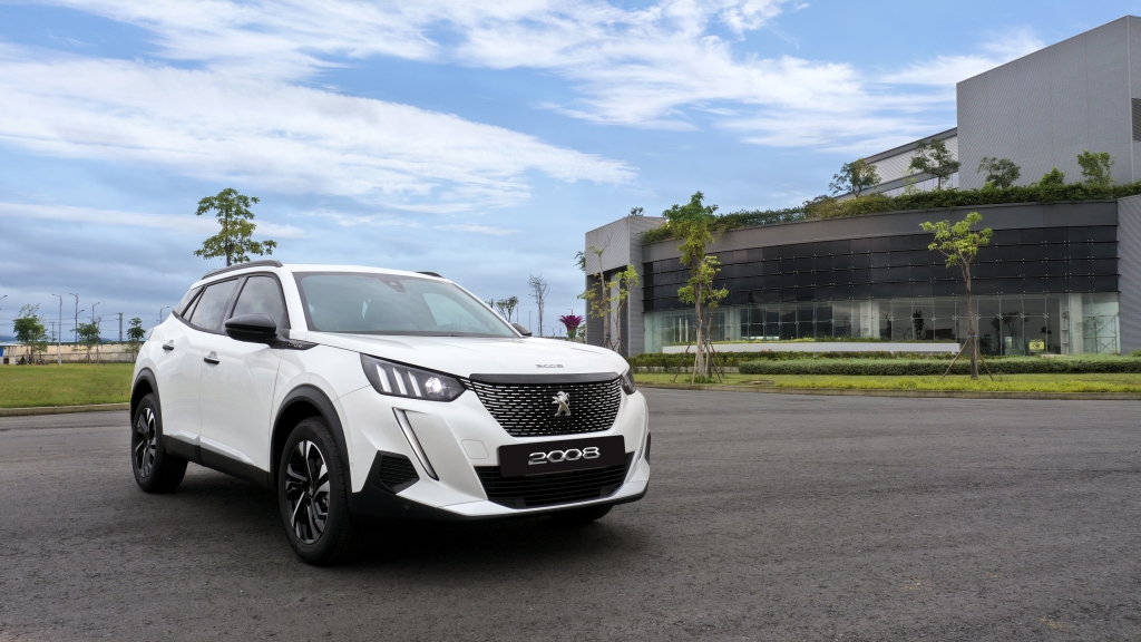 Giá từ 739 triệu đồng, Peugeot 2008 tạo sức nóng cho thị trường ô tô cuối năm