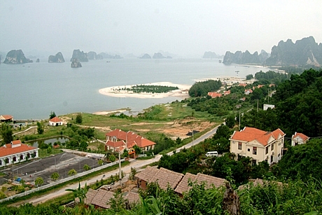 quang ninh khong de tai dien viec tang gia dat tai van don