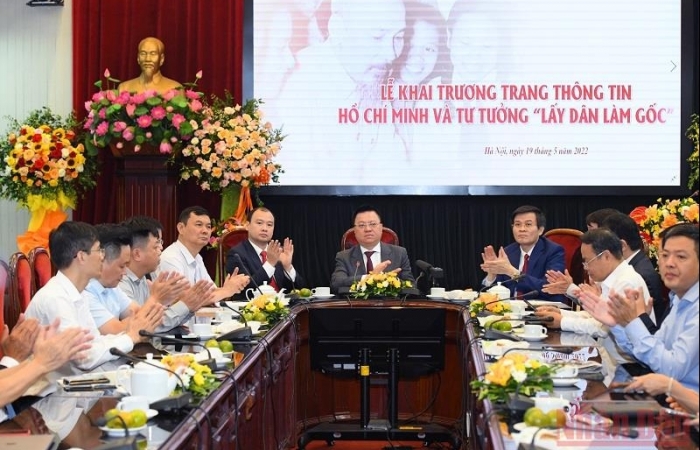 Khai trương Trang thông tin Hồ Chí Minh và tư tưởng “lấy dân làm gốc”