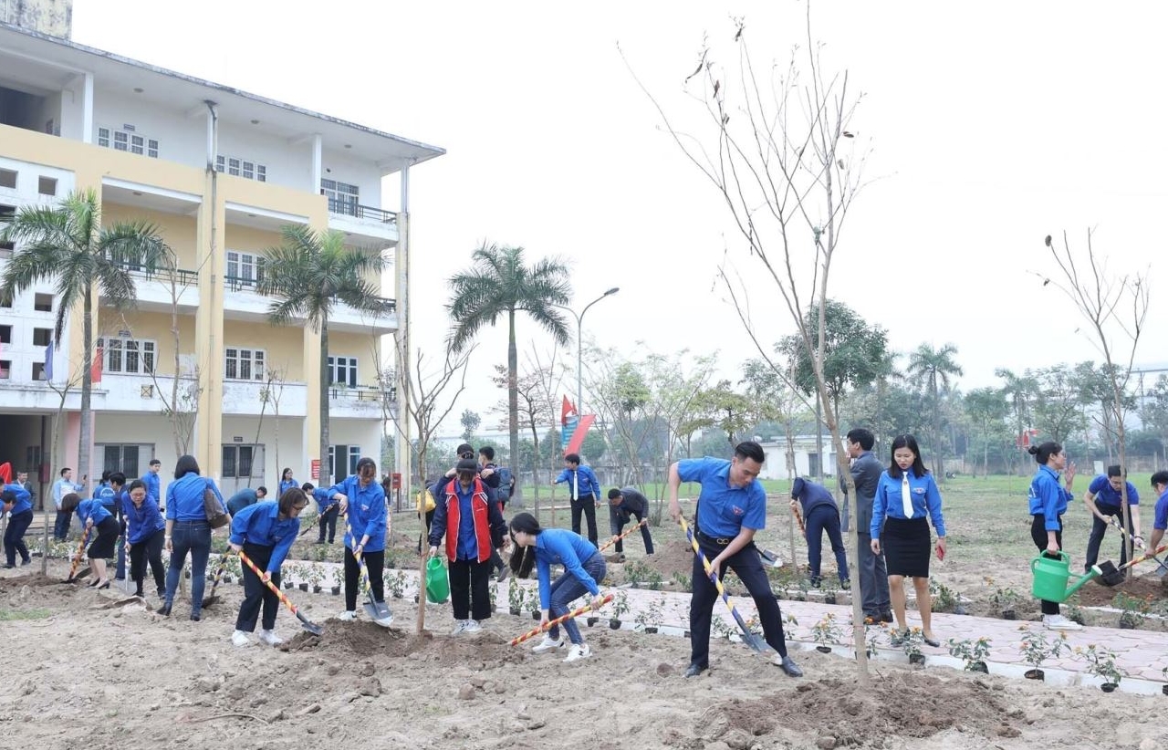 Tuổi trẻ Việt Nam nuôi dưỡng hoài bão, khát vọng vươn lên