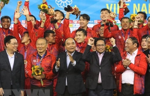 Khen thưởng cá nhân, tổ chức có đóng góp vào thành công SEA Games 31