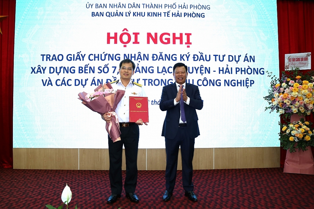 Tân Cảng Sài Gòn nhận Giấy chứng nhận đầu tư dự án xây dựng tại bến cảng Lạch Huyện, Hải Phòng