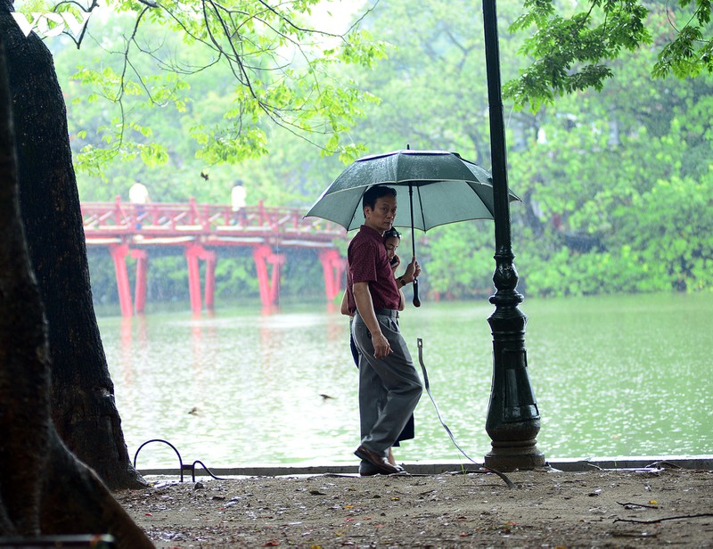 dich covid-19 phuc tap, nhieu nguoi ha noi &amp;quot;vo tu&amp;quot; tu tap khong khau trang hinh 5