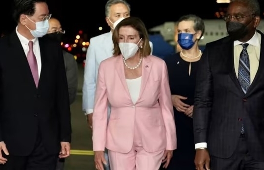 Trung Quốc triệu Đại sứ Mỹ tới phản đối chuyến thăm của bà Pelosi