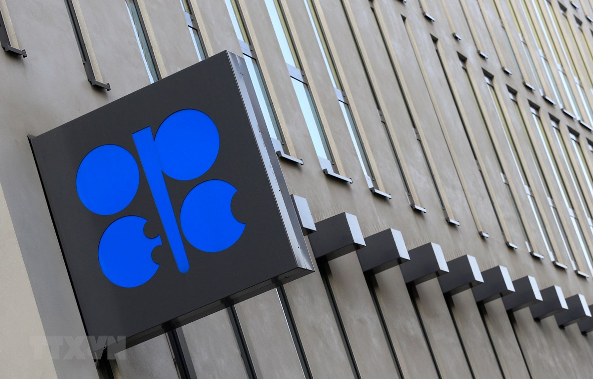 Biểu tượng Tổ chức Các nước xuất khẩu dầu mỏ (OPEC) tại trụ sở của tổ chức ở Vienna, Áo. (Ảnh: AFP/TTXVN)